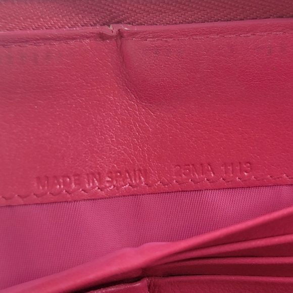 CHRISTIAN DIOR Cannage Patent Leather Zippy Long Wallet - Picture 4 of 13